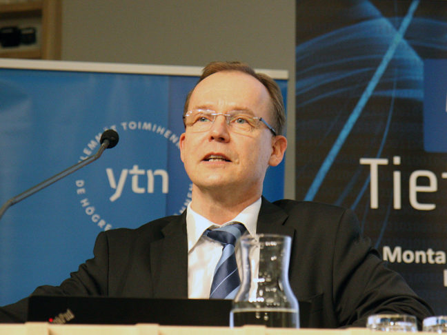 Teknologiateollisuuden työehtosopimusten kohtalo huoletti luottoja