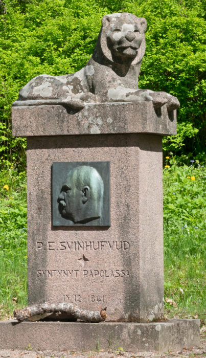 Suomen kolmas presidentti P. E. Svinhufvud on syntynyt Sääksmäellä.