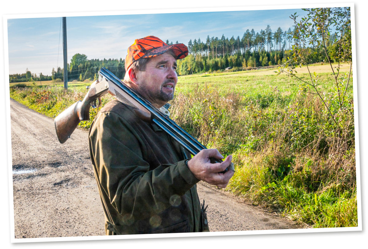 Kari Pahkala pääsee linnustamaan miltei suoraan kotioveltaan.