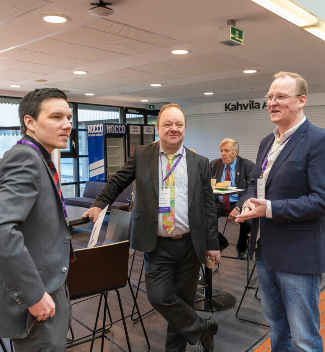 Mikko Tuomivirta, Harry Berg ja Oskari Hyttinen pohtivat, miten ammattiyhdistyksen jäsenmaksun verovähennysoikeuden poisto vaikuttaa järjestäytymiseen.