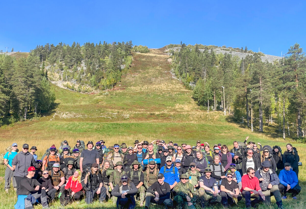 InssiCooperilla osallistujat ottivat perinteisen yhteiskuvan.