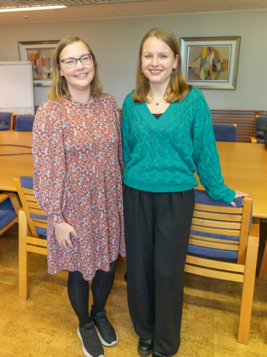 Janina Hirvelä ja Virva Mauno.