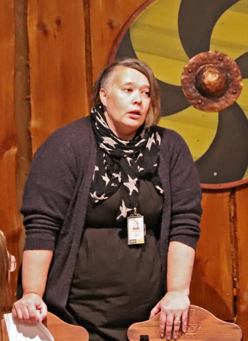 Anne-Mari Saloniemi Kreatelta kannustaa opiskelijoita kehittämään osaamistaan rohkeasti.