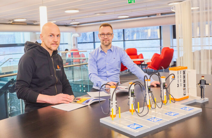 Sähköautojen latausjärjestelmät tunnetaan myös muualla Euroopassa sekä Yhdysvalloissa.