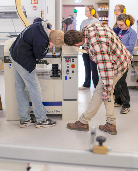 Helsingissä Käpylän ruotsinkielisessä peruskoulussa on uudet teknisen lyön tilat.