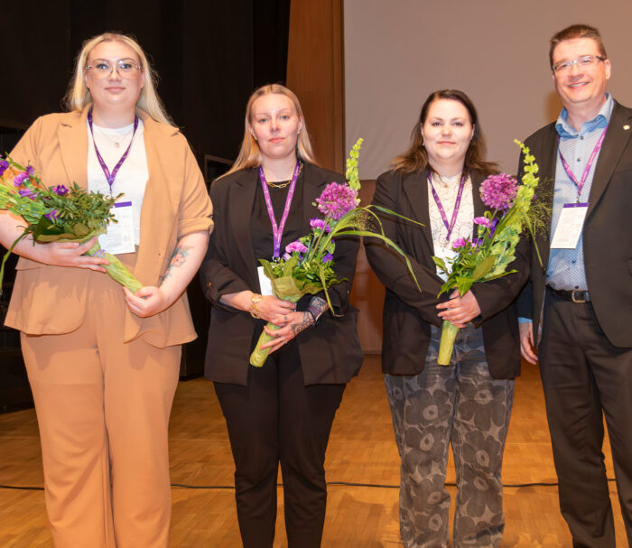 Laura Horsma (toinen oik.) valittiin IOL:n edustajaksi hallitukseen. Pinja Nykänen (vas.) on hänen varajäsenensä elokuuhun, josta lähtien hänen varajäsenensä on Cia Lehtola (toinen vas.).