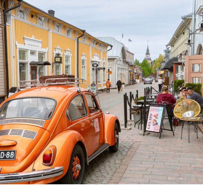 Vanha kaupunki on Pohjoismaiden laajin yhtenäinen puutaloalue.