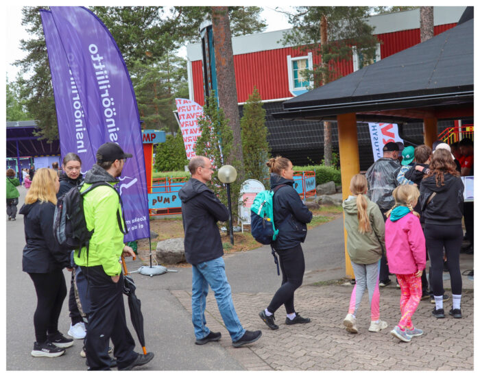 Noin tuhat liiton jäsentä lähiesineen vietti kesäpäivää Kouvolan Tykiimäki-huvipuistossa.